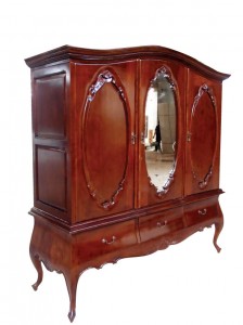 ארון אנגלי שלוש דלתות