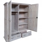 ארון בגדים כפרי בגימור התזת חול