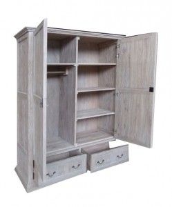 ארון בגדים כפרי בגימור התזת חול