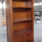 ספריית מדפים מעץ בסגנון פרובנס