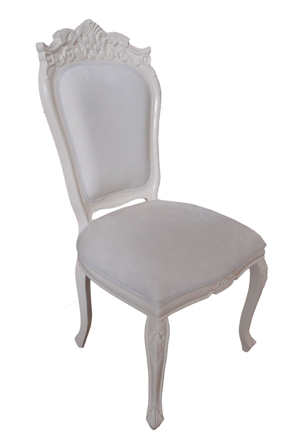  כסא לבן מרופד עם גילופי עץ
