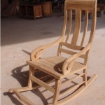 כסא נדנדה קלאסי מעץ טיק