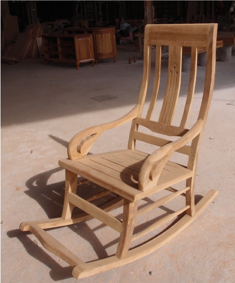כסא נדנדה קלאסי מעץ טיק