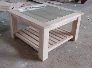 שולחן סלון מרובע מעץ מלא