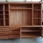 ספריה משולבת מעץ מלא