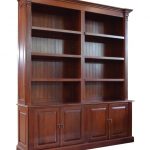 ספריית מדפים עם ארונות