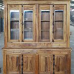 ויטרינה מעוצבת מעץ מלא