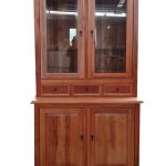 ויטרינה משולבת מעץ מהגוני