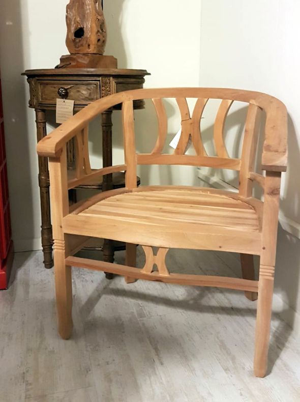 כיסא עץ מעוגל