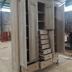 ארון בגדים כפרי