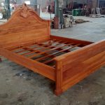 מיטה מעץ מלא