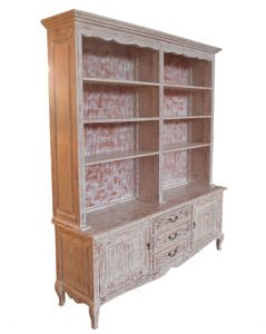 ספריה כפרית מעץ מלא