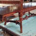 שולחן עץ נפתח לפי הזמנה