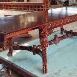 שולחן עץ נפתח