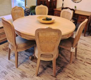 כסאות עץ מלא לפינת אוכל