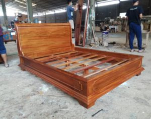 מיטה זוגית כפרית