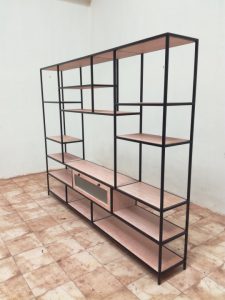 יחידת מדפים עץ וברזל