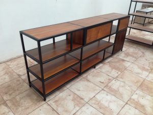 מזנון עץ וברזל