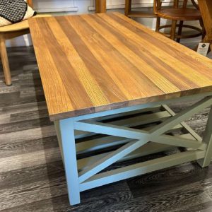 שולחן לסלון מעץ