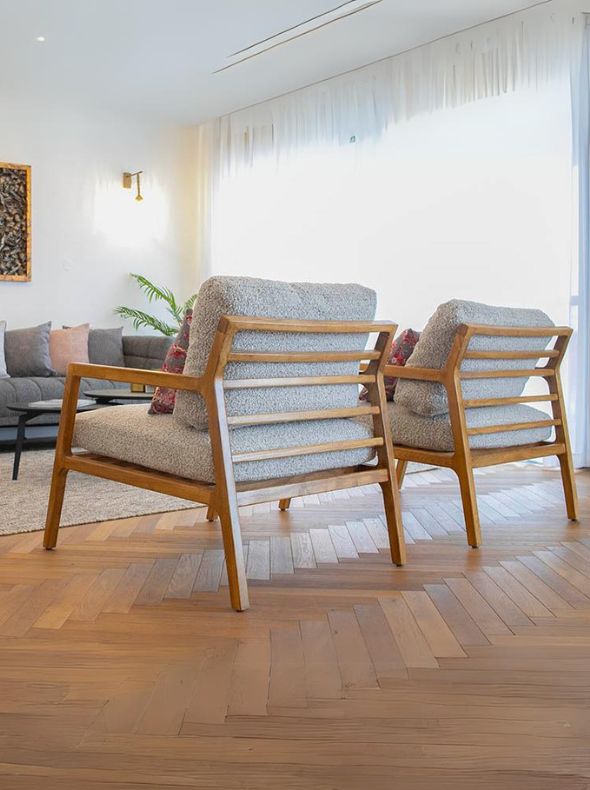  כורסאות עץ לסלון
