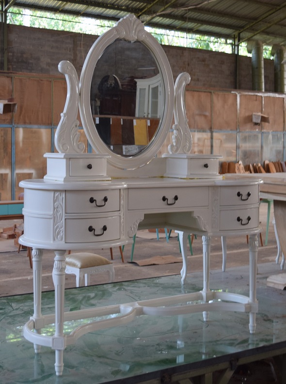  שידה מעוצבת