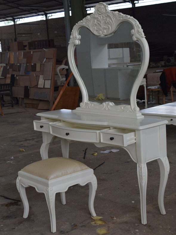  שידה מעוצבת