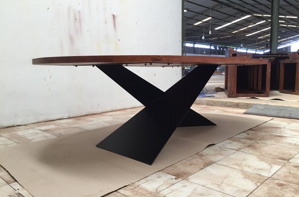  שולחן מעוצב