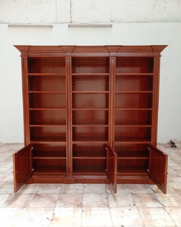  ספריה מעץ מלא