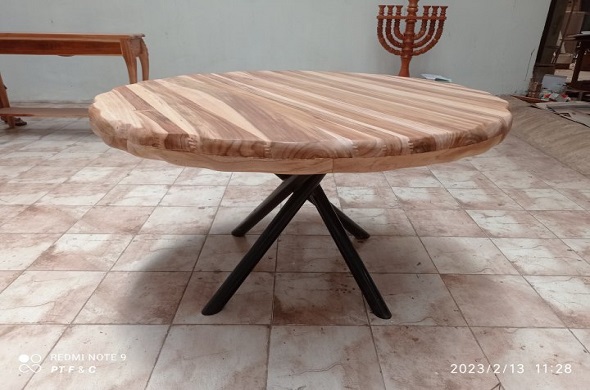  פינת אוכל עגולה