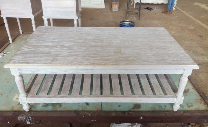  שולחן קפה מעץ