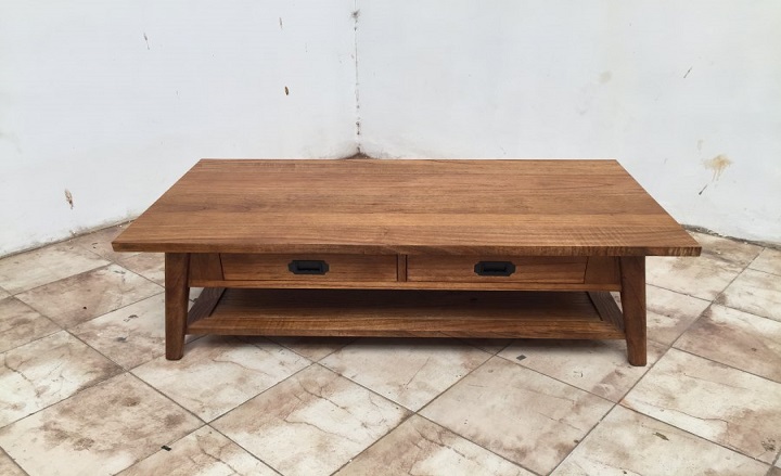  שולחן מעץ טבעי