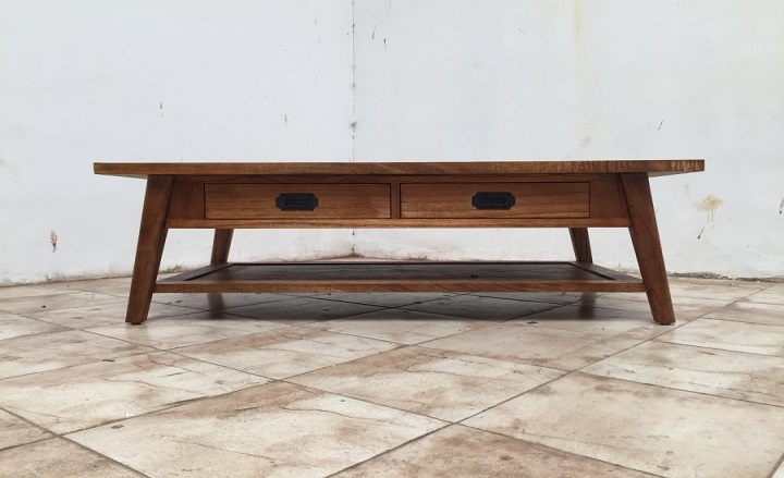  שולחן סלון מעץ