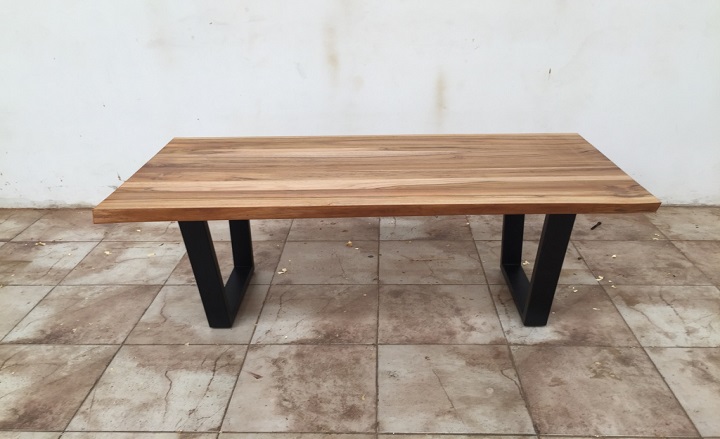  שולחן מעוצב לסלון