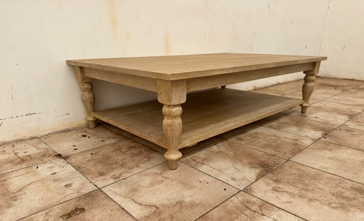  שולחן מעוצב