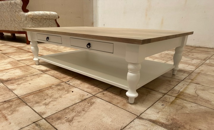  שולחן סלון קטן