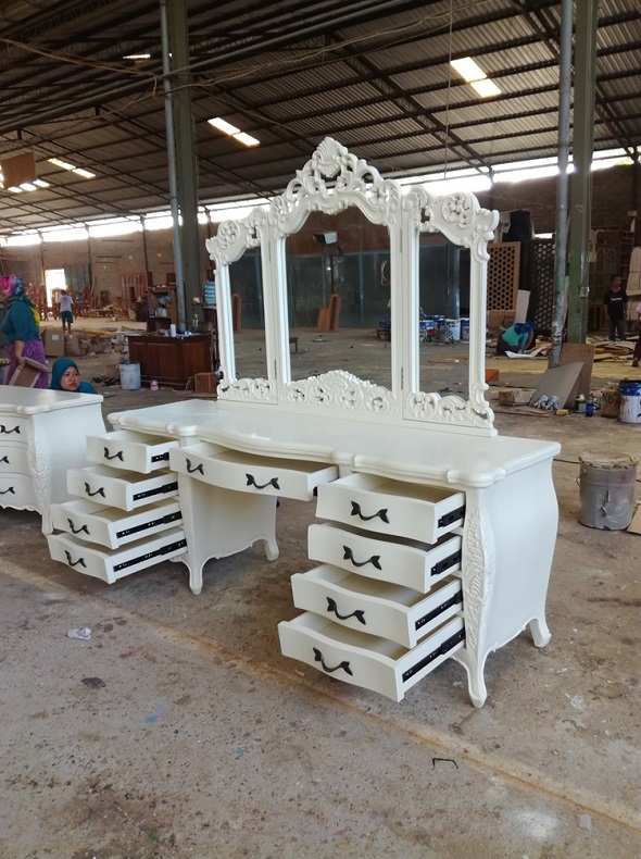  שידת טואלט לחדר שינה