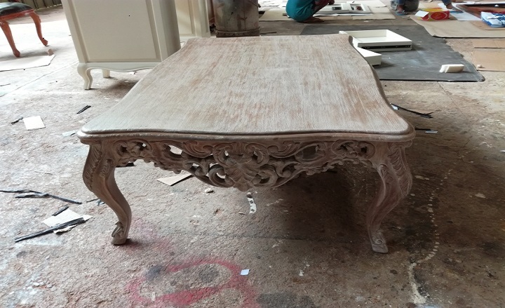  שולחן קטן לסלון