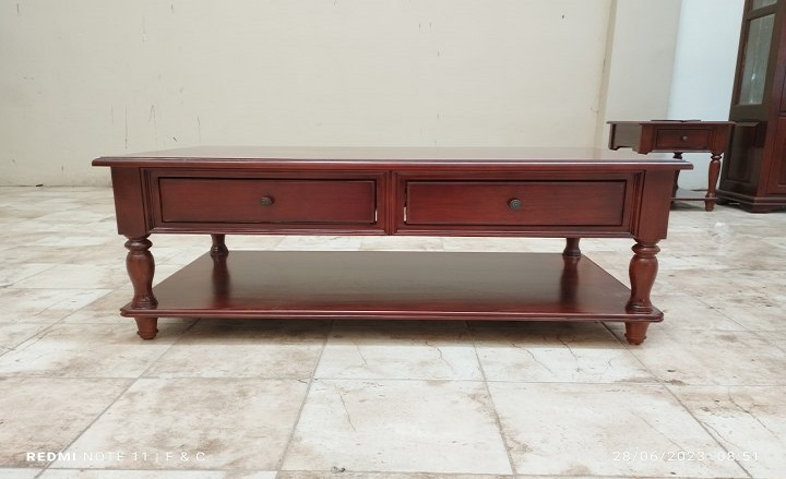  שולחן מגירות