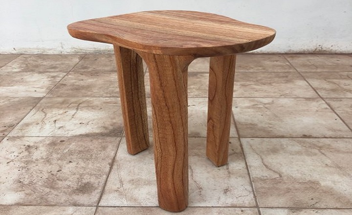  שולחן מעץ לסלון