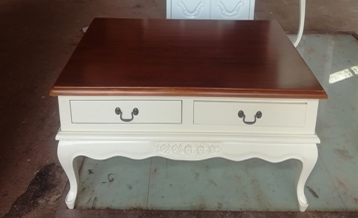  שולחן קטן לסלון