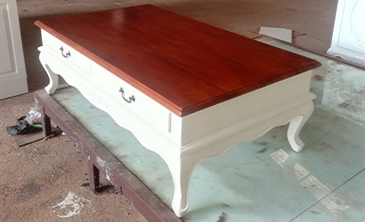  שולחן מעוצב